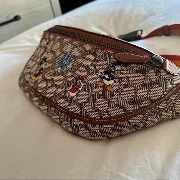 Disney X Coach League Belt Bag With Mickey Mouse And Friends Embroidery - Picture 8 of 14